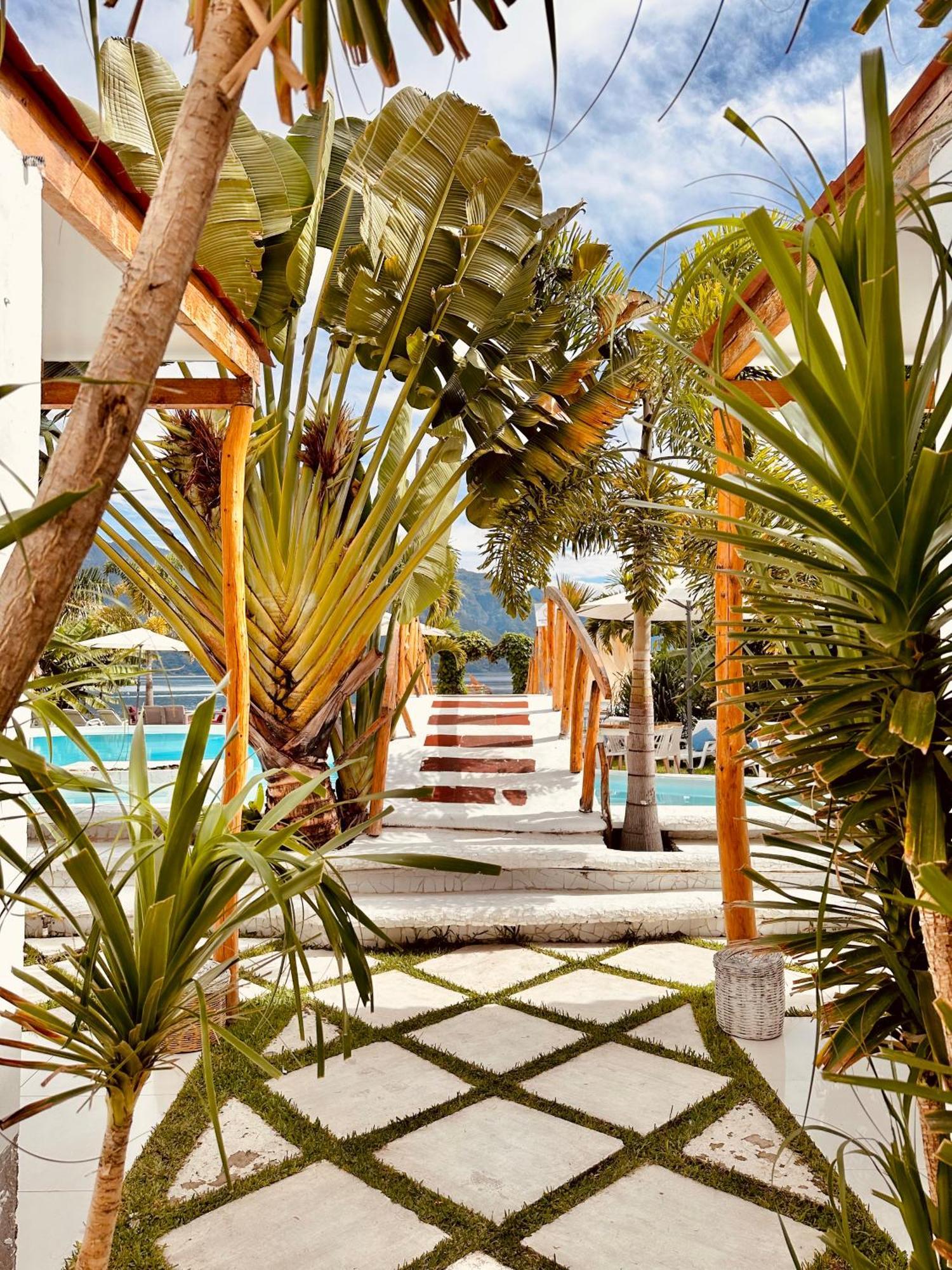Suite - Vue sur Piscine