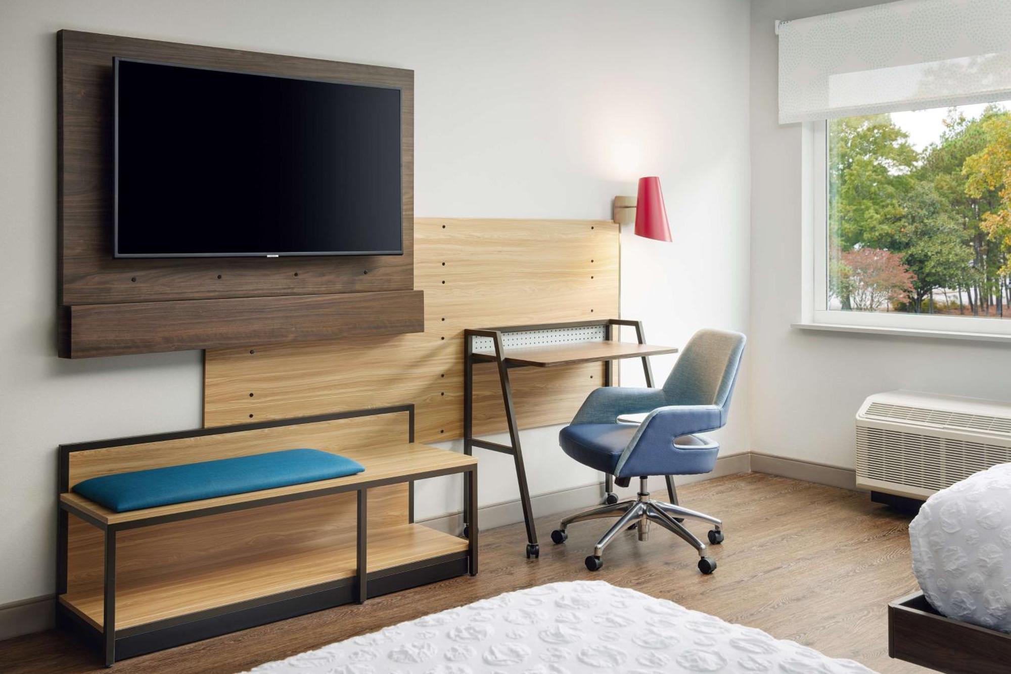 Queen Room with Two Queen Beds - Hearing Access