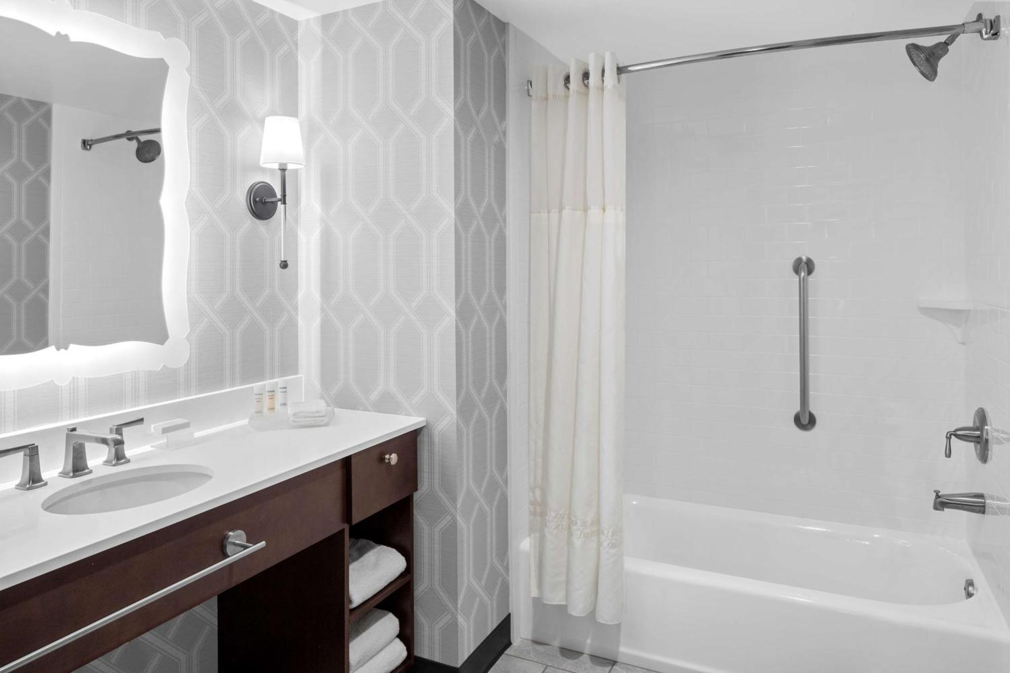 Two-Bedroom King Suite - Non-Smoking