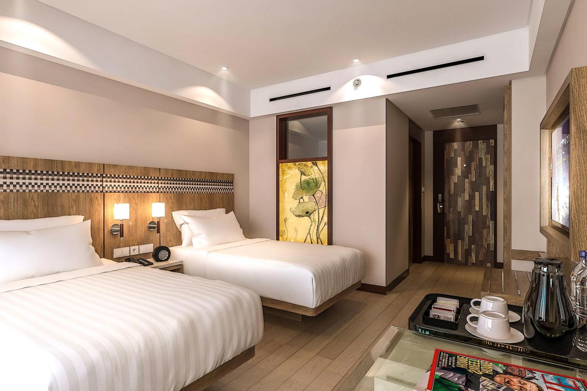 Deluxe Twin Room with Free Shuttle Service to Double-Six Beach