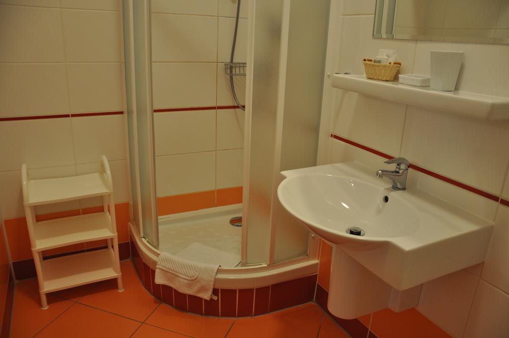 One-Bedroom Suite with Extra Bed