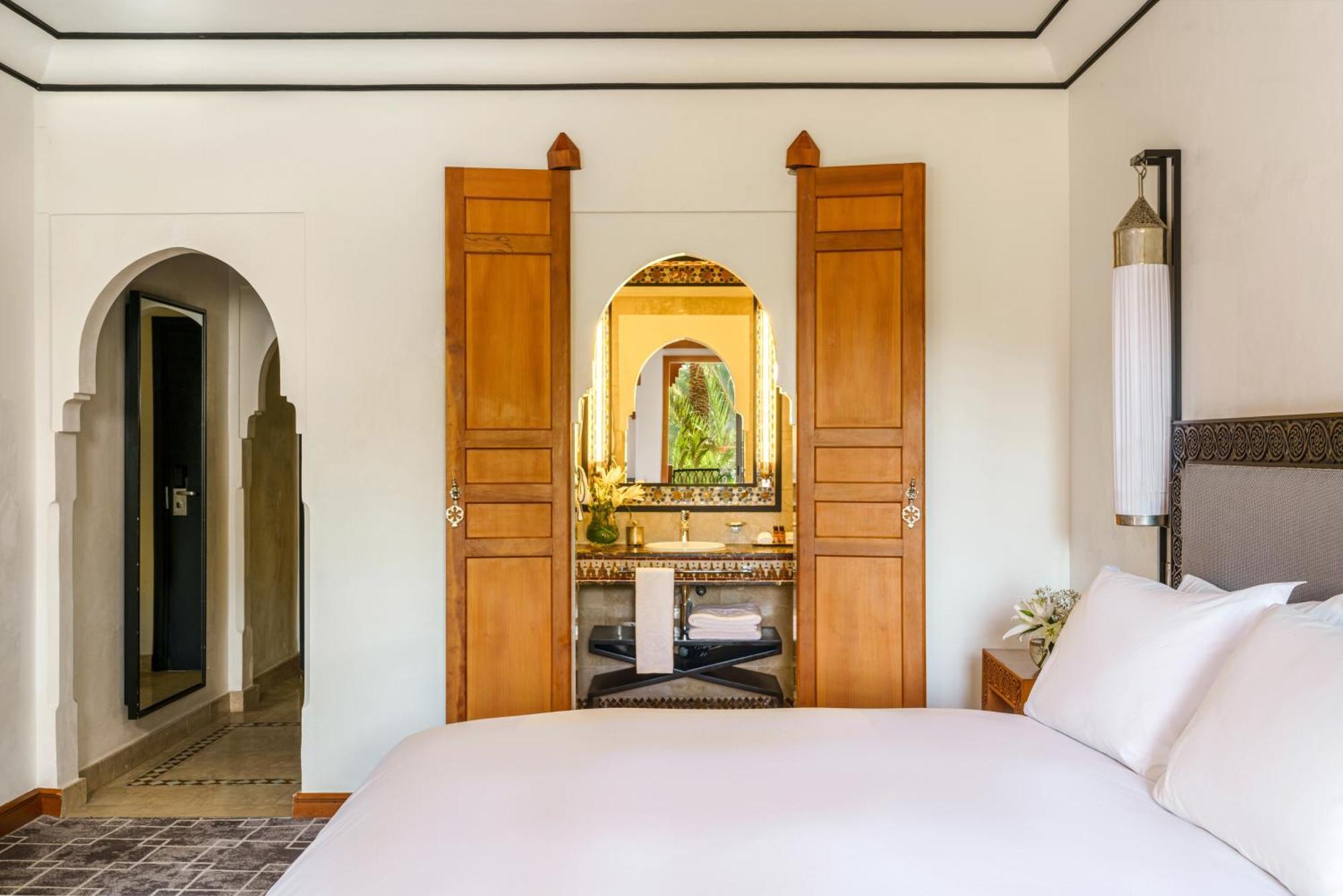 Quarto Deluxe com Varanda e Vista da Piscina