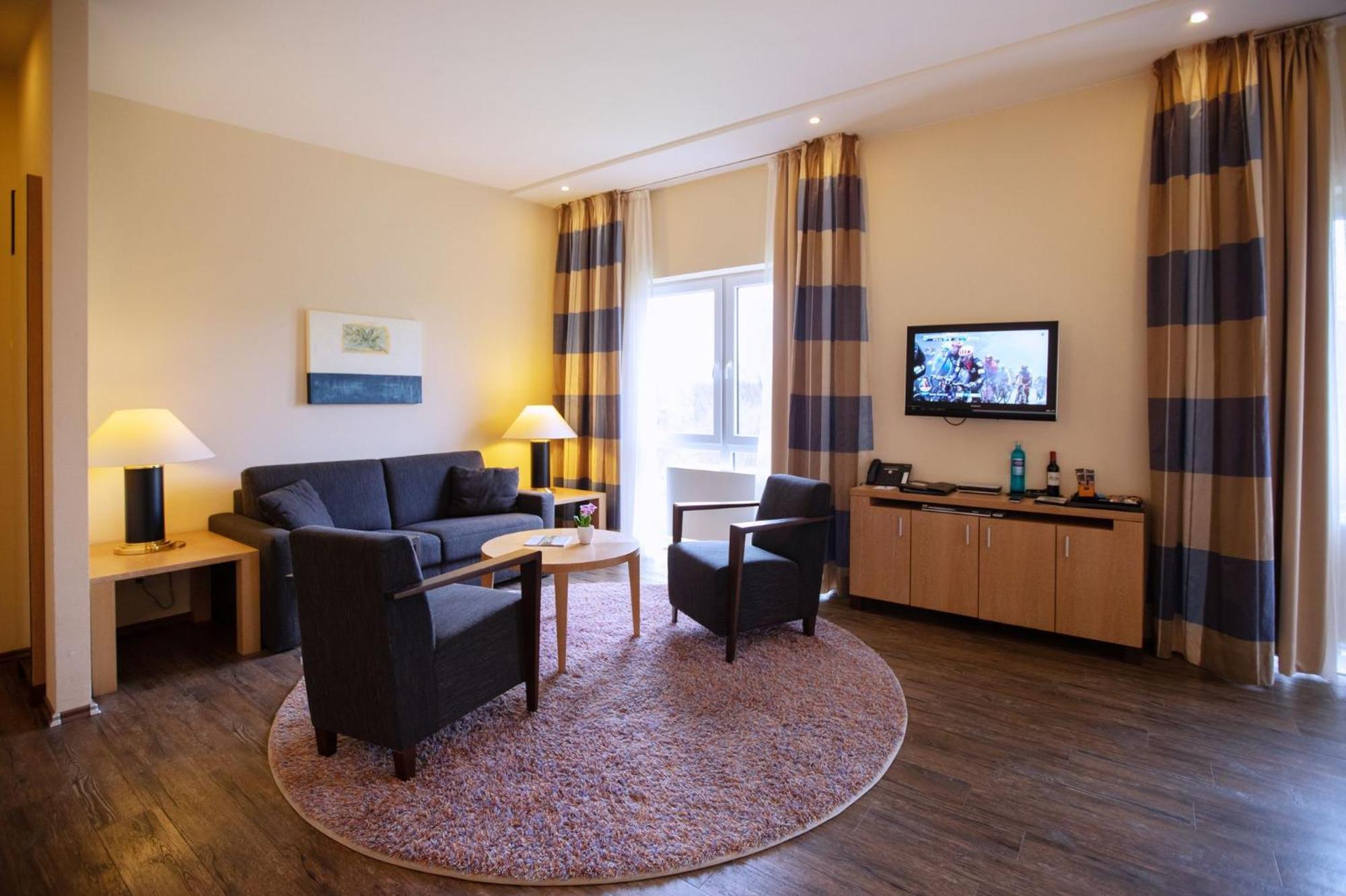 Junior Suite,1593648425:JPEG