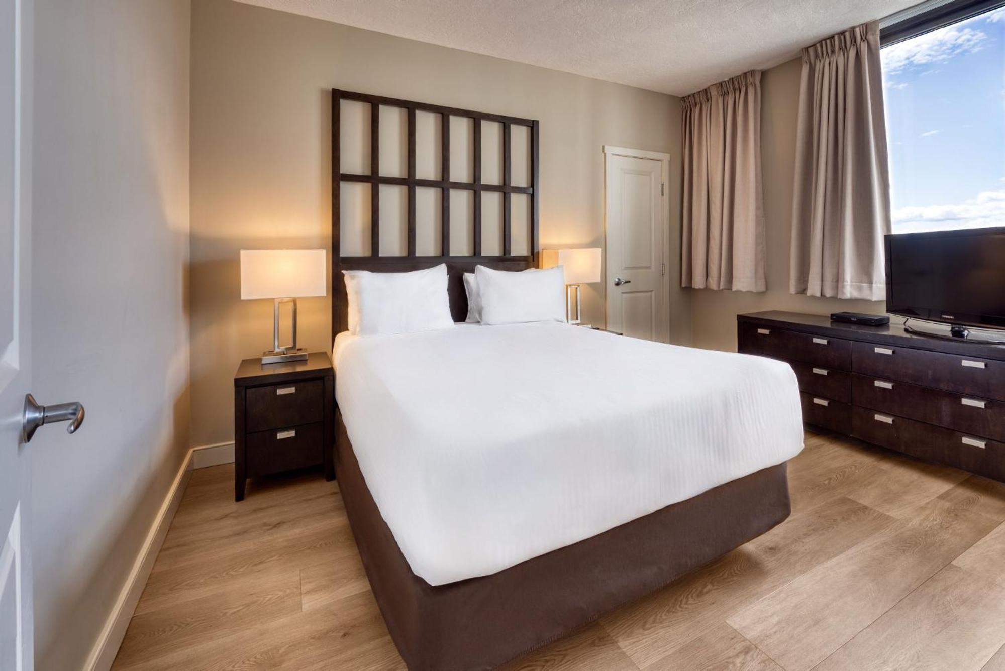 One-Bedroom Premium Suite,1596016650:JPEG