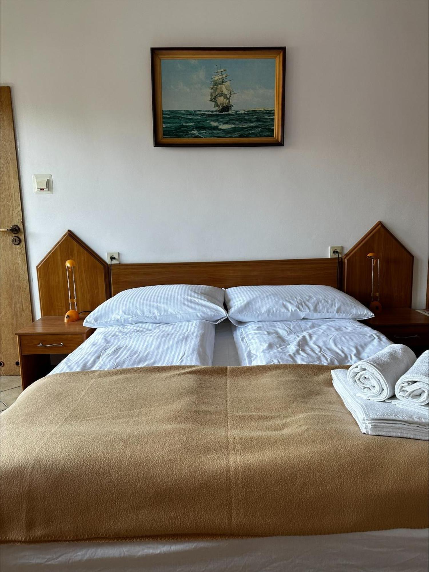 Vierbettzimmer mit Balkon