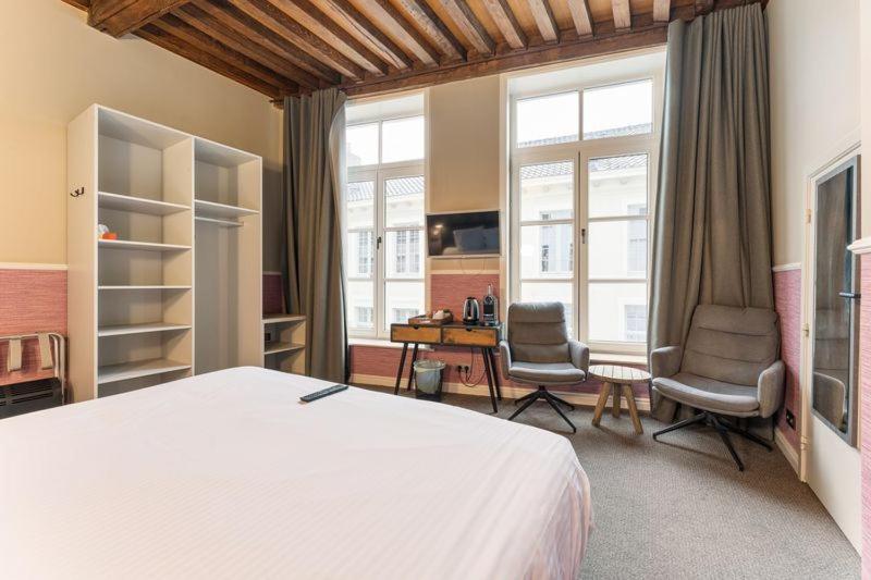 Large Double Room