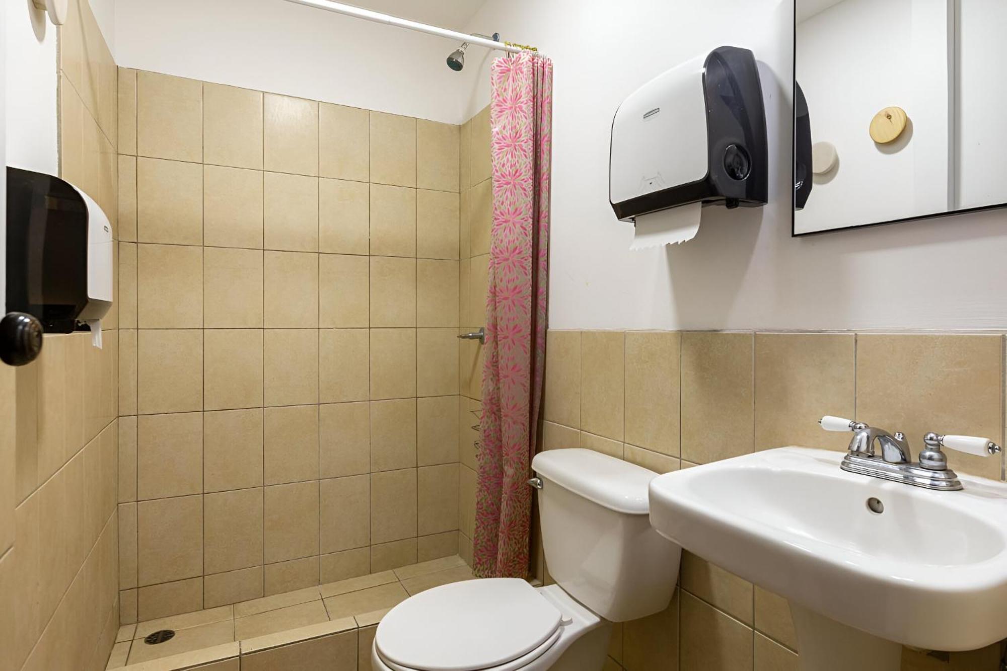 Petite Chambre avec Salle de Bains Commune