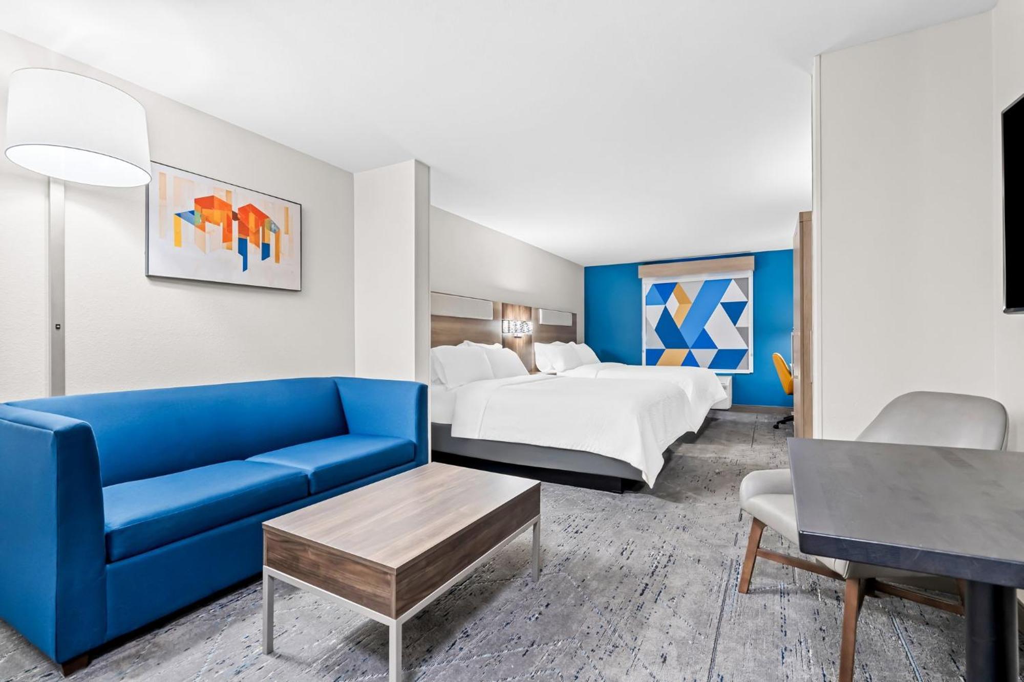 Queen Suite with Two Queen Beds and Additional Living Area
