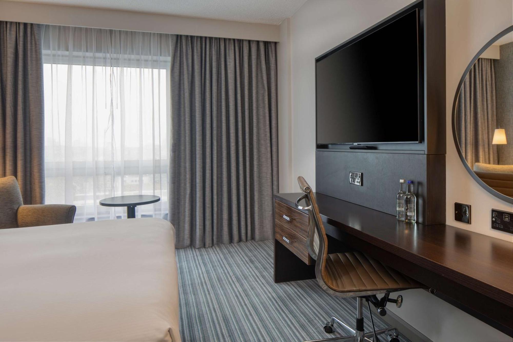 Deluxe Queen Room,1608778679:JPEG