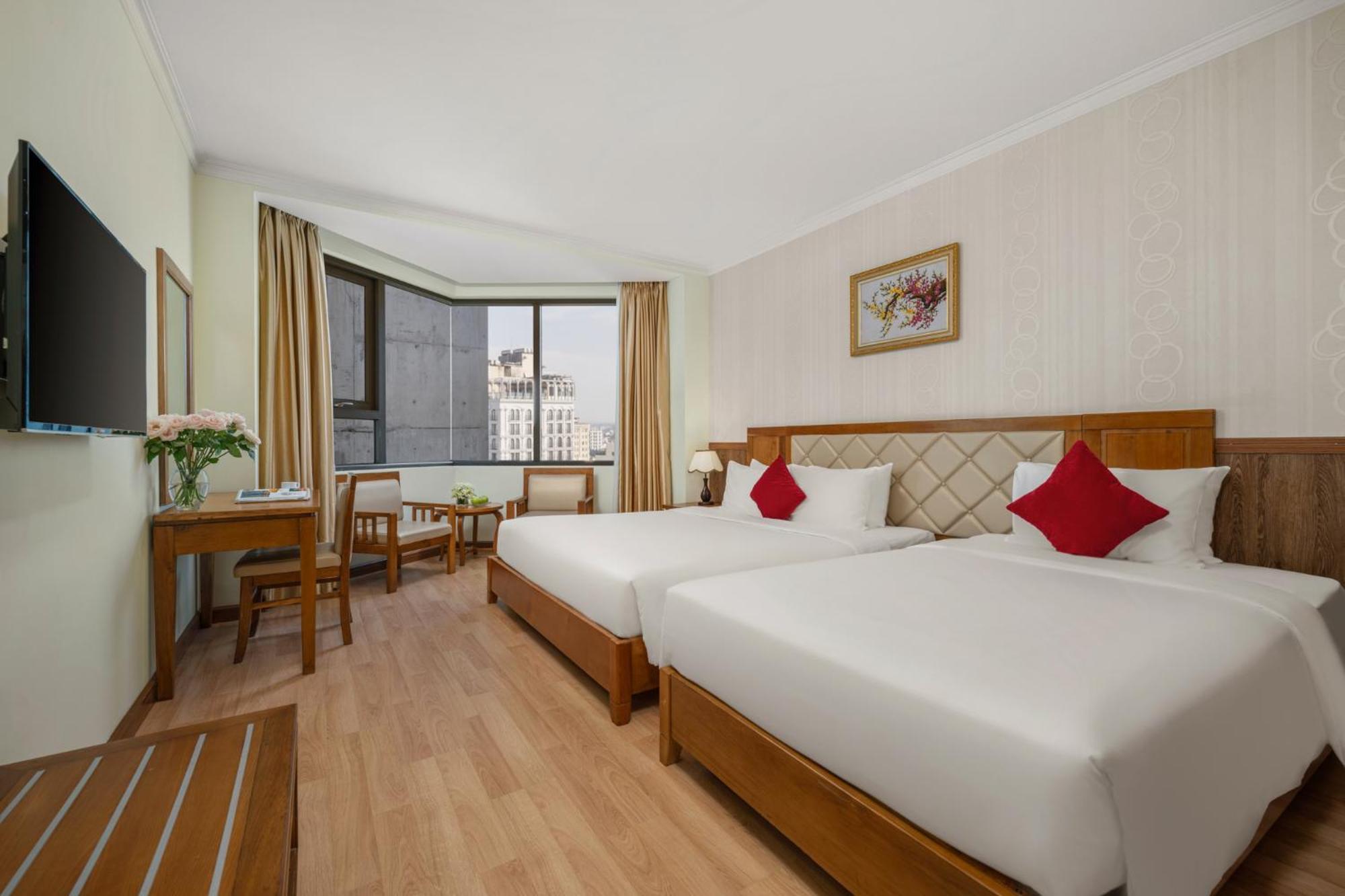 Triple Room with City View