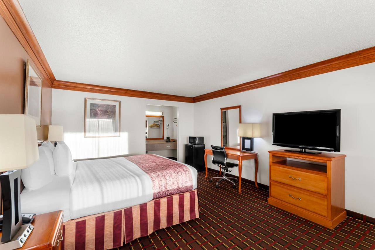 Queen Room - Non-Smoking