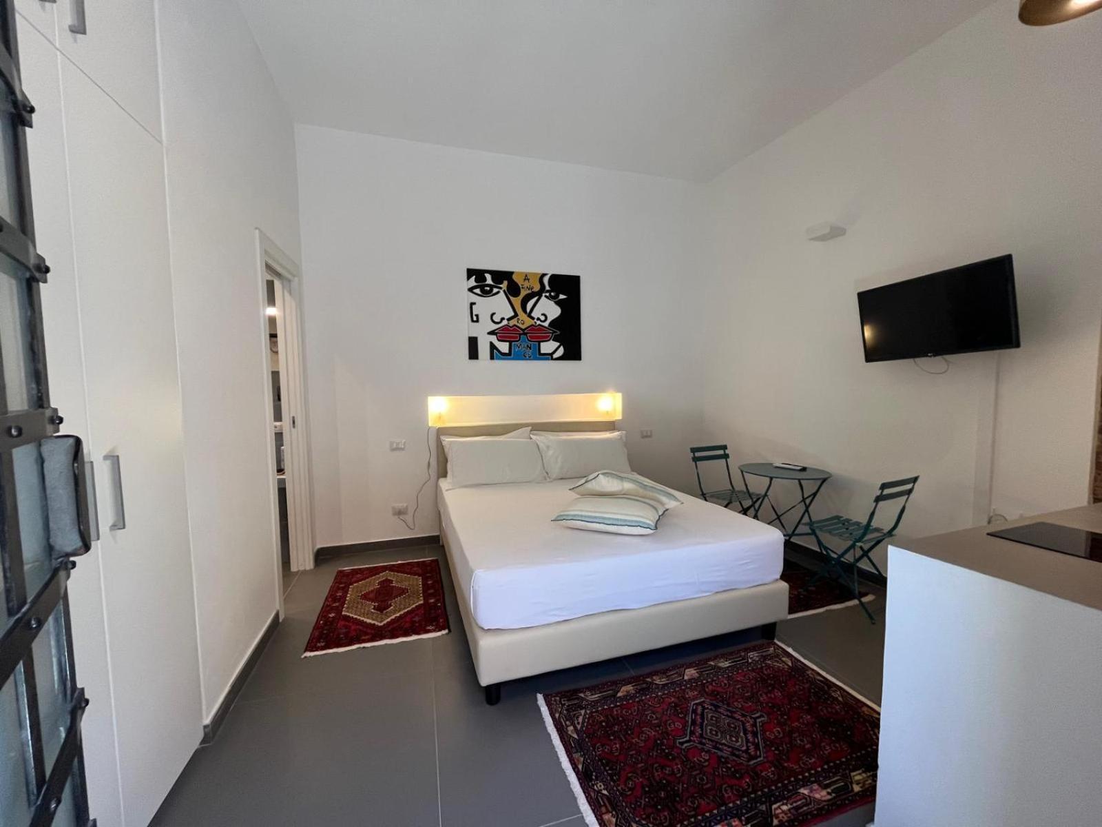 Estudio con cama extragrande