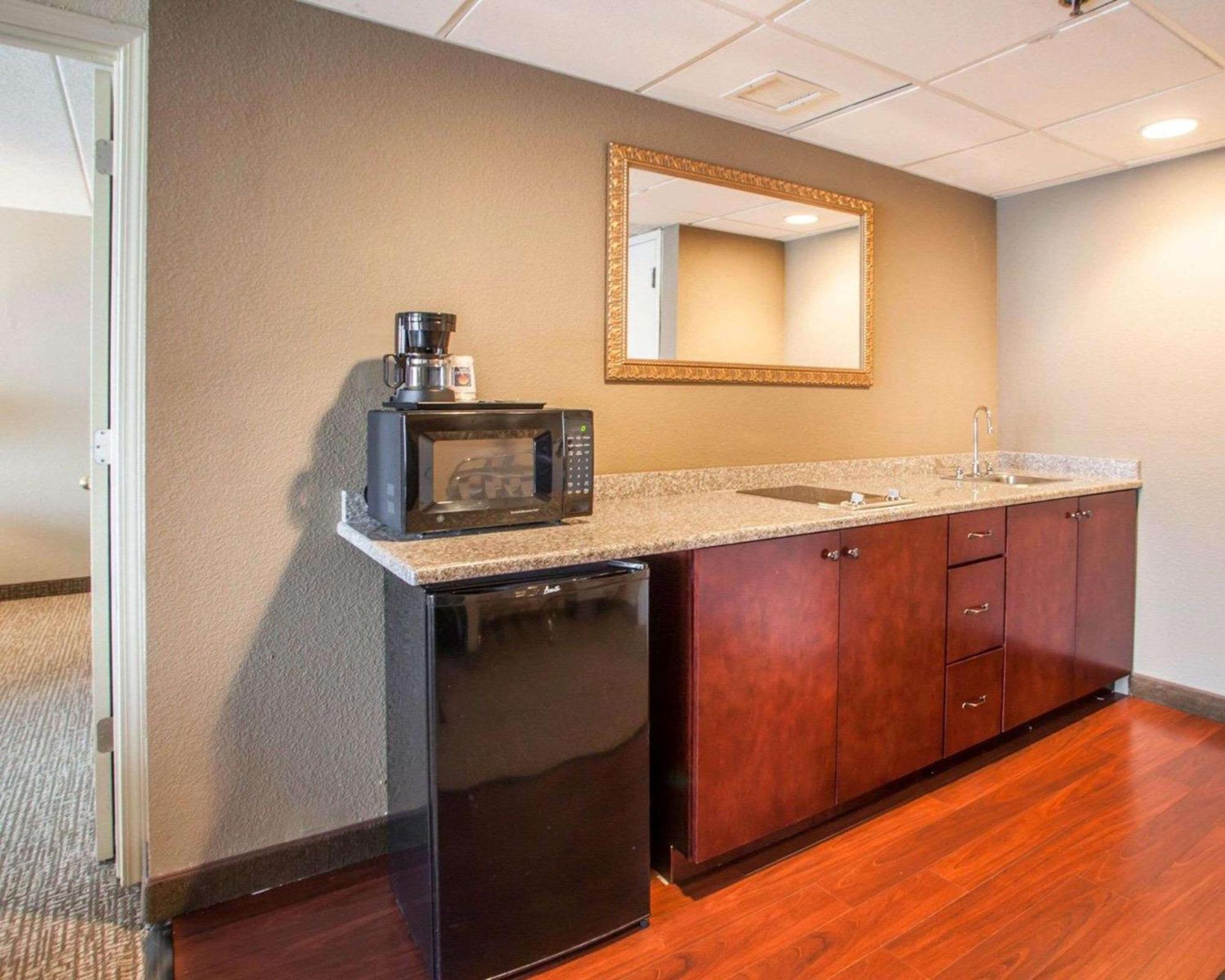 Superior Suite - Non-Smoking