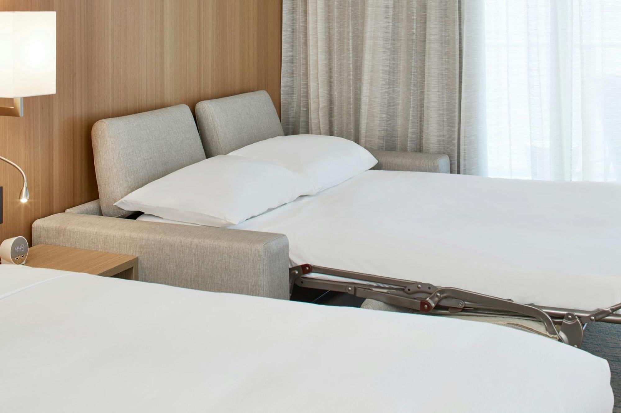 King Room with Oceanfront View and Wraparound Balcony,1643223287:JPEG