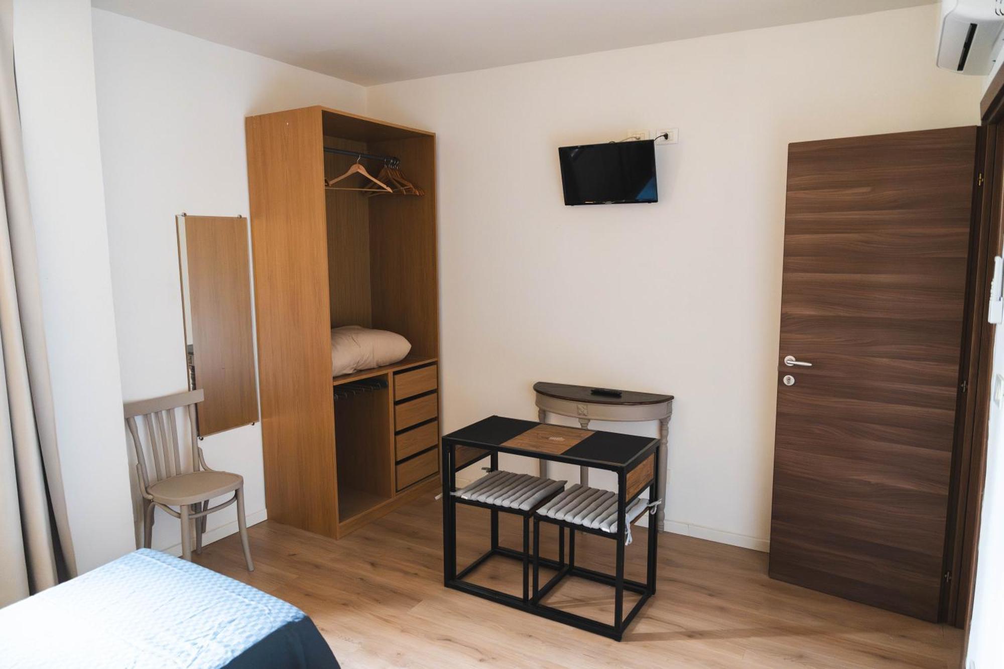 Habitación Doble con baño compartido - 2 camas