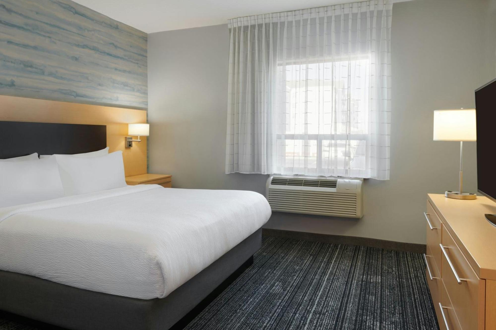 One-Bedroom King Suite