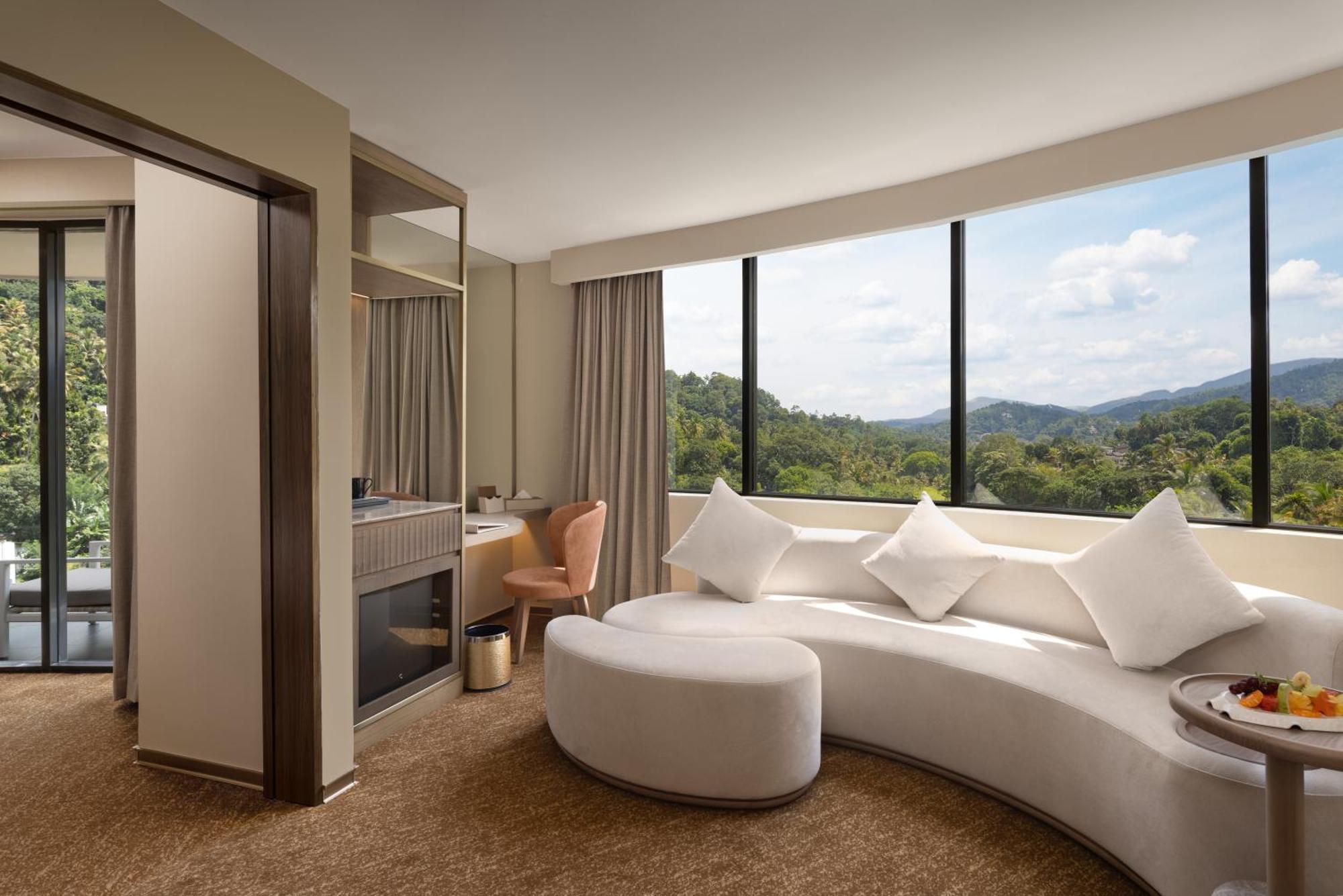 EXECUTIVE SUITE  WITH BALCONY