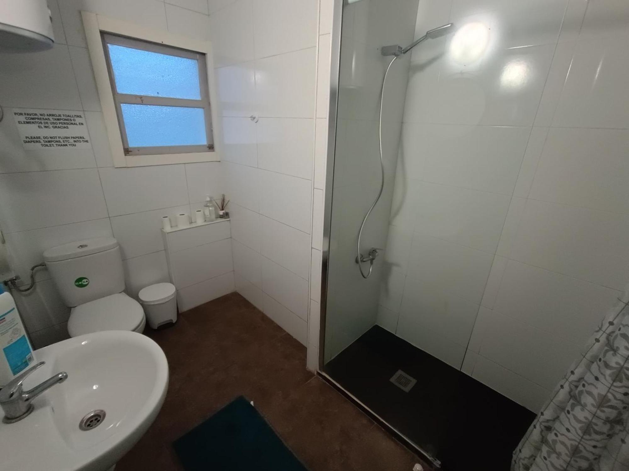 Standaard Tweepersoonskamer met Gedeelde Badkamer