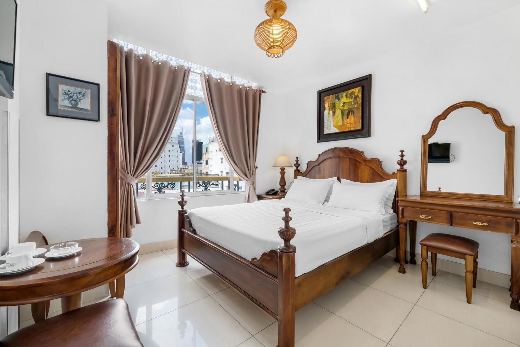 Deluxe Double Room with City View
