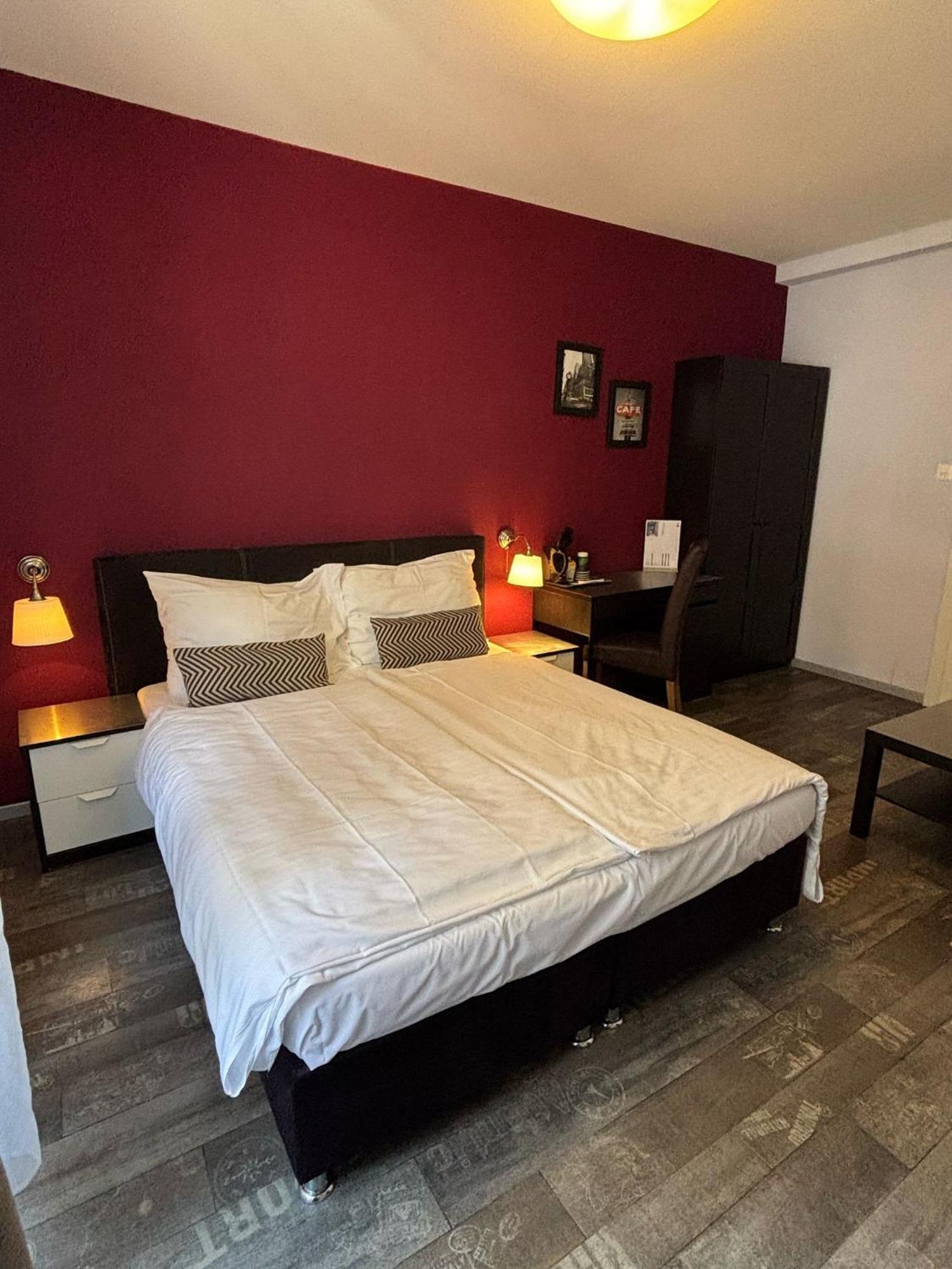 Standard Twin Room with Courtyard View