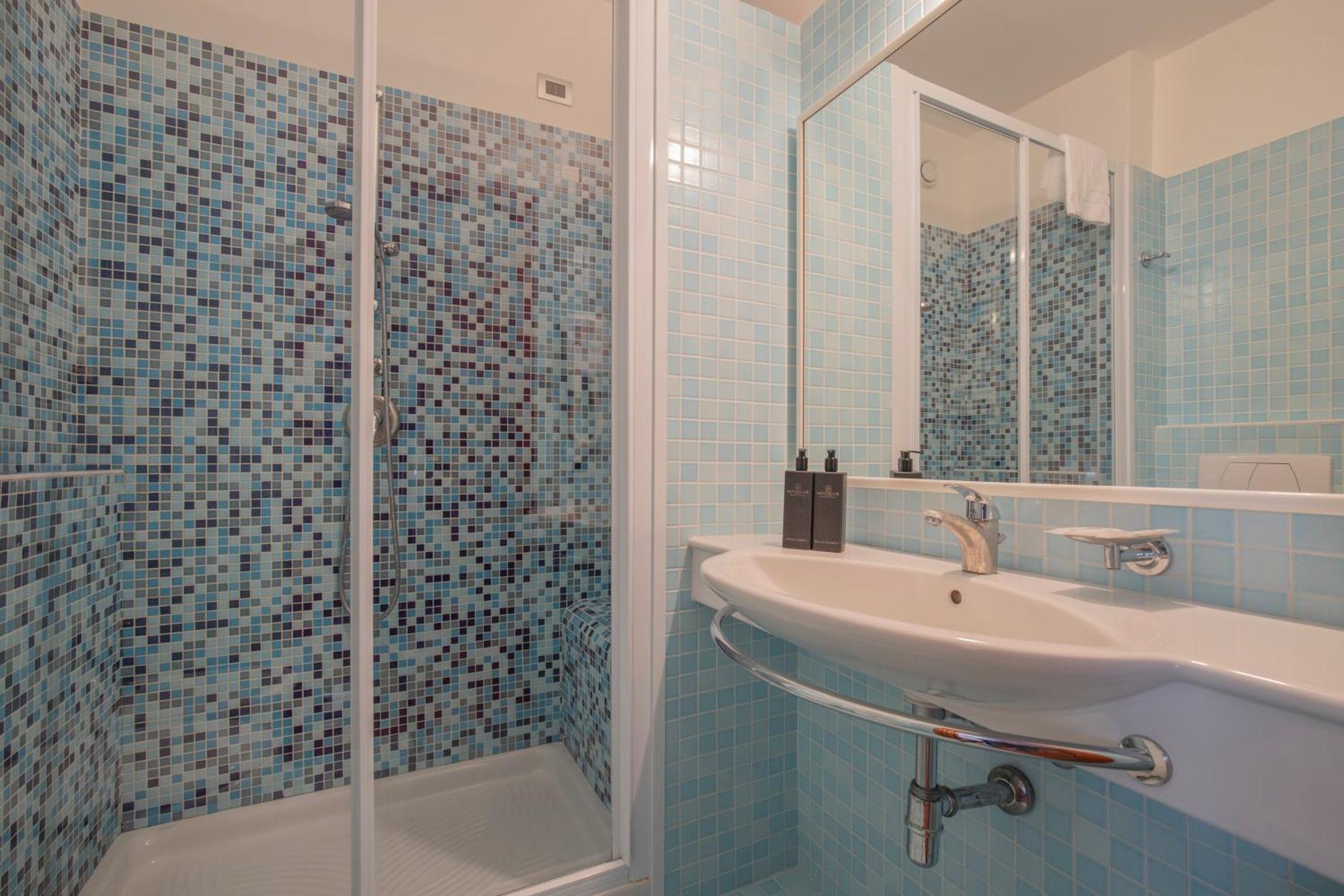 Quarto Superior com Cama de Casal ou 2 de Solteiro
