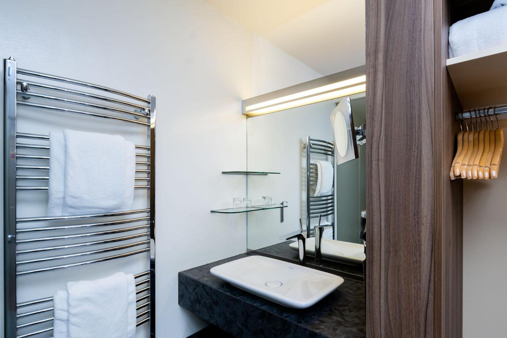 Superior Zimmer mit Flussblick und Balkon – 2. Etage