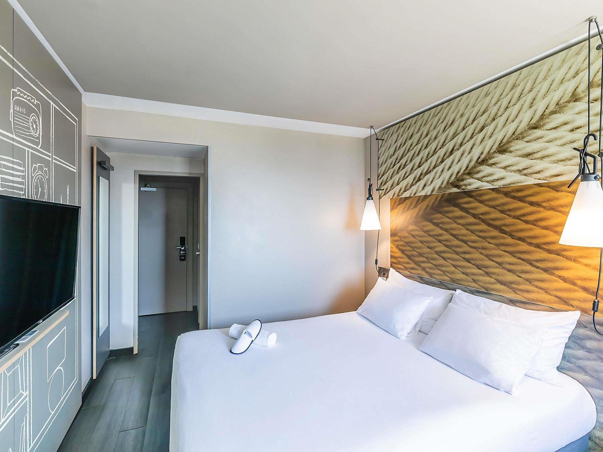 Standard Double Room,1739393347:JPEG