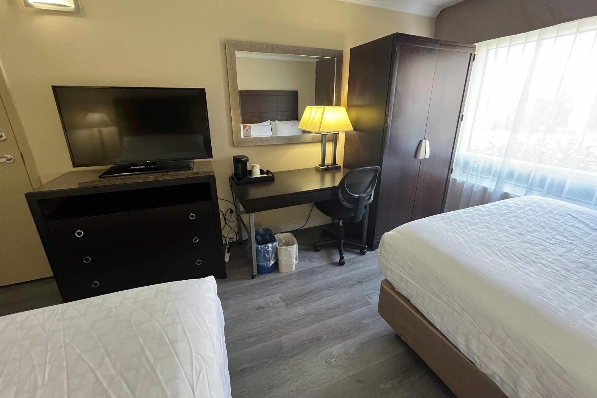 Quadruple Room with Two Queen Beds - Non Smoking