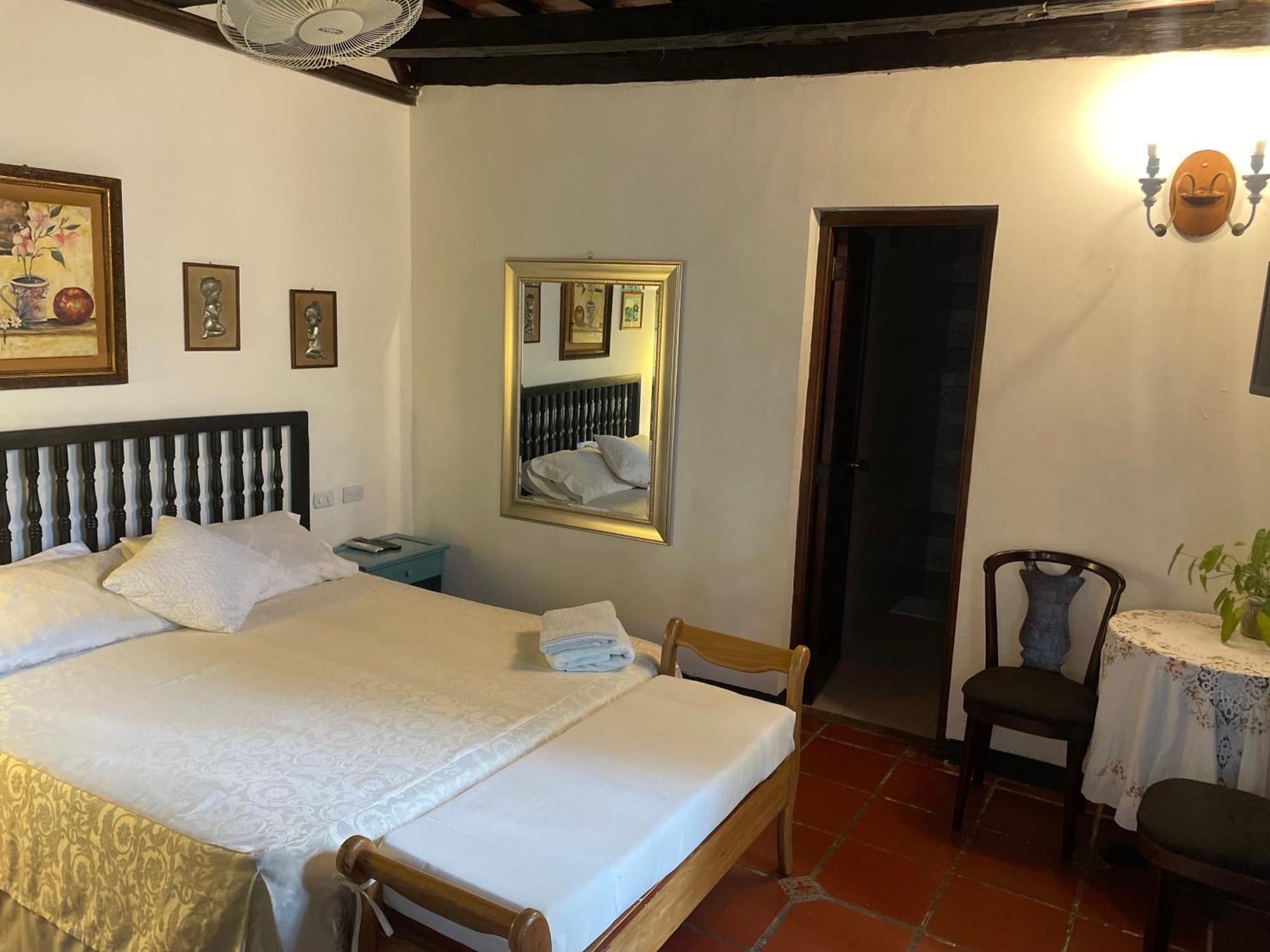 Habitación Individual Pequeña