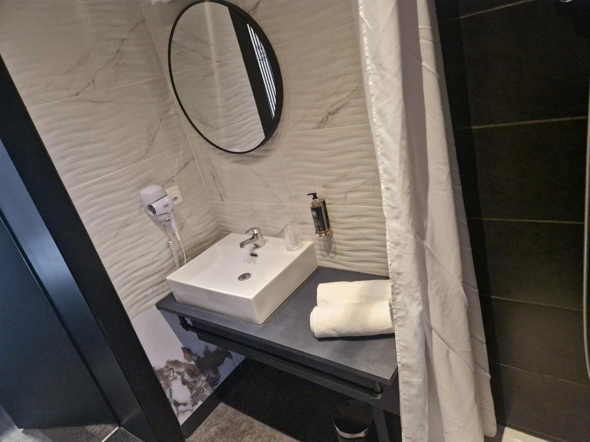 Deluxe Double or Twin Room with Balcony