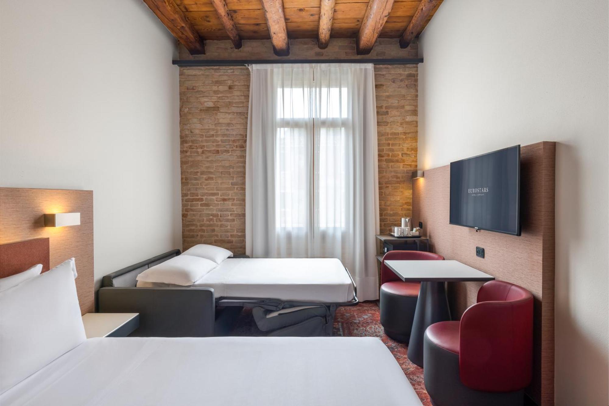 Chambre Double avec Canapé-Lit