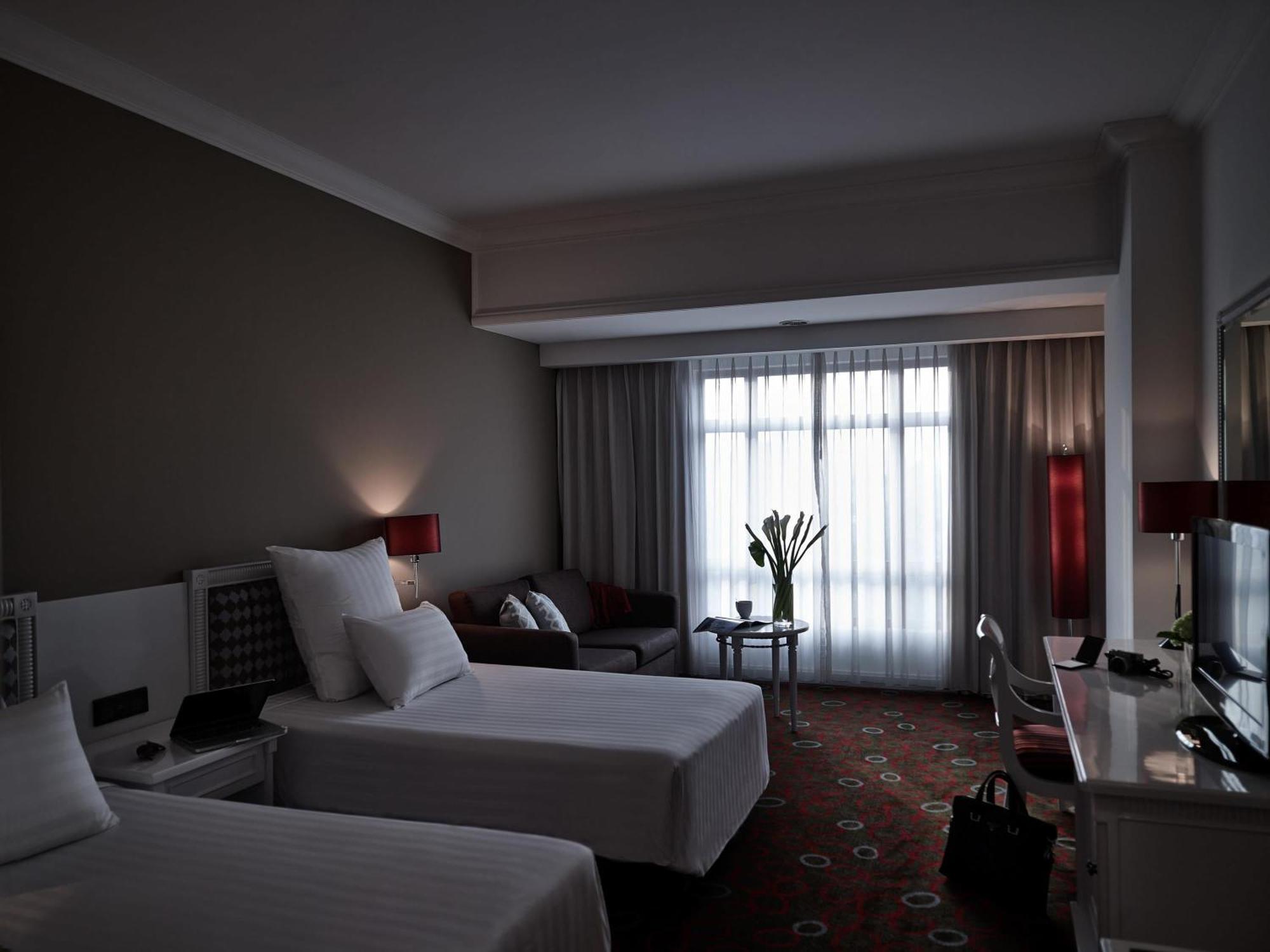 Superior Twin Room with City View