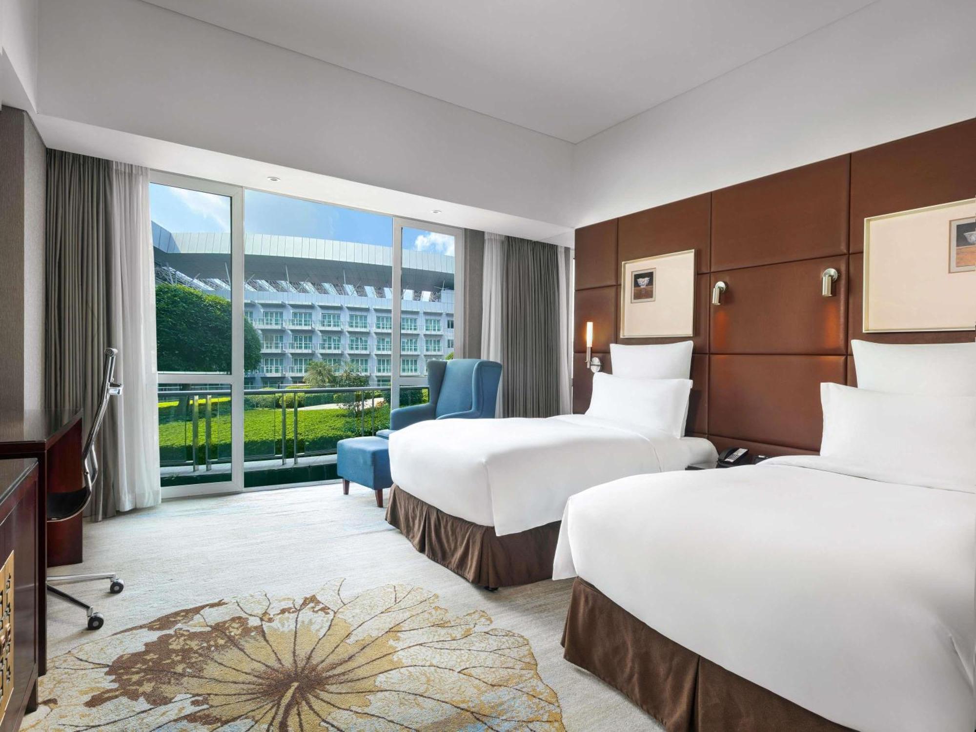 Superior Twin Room with Courtyard View