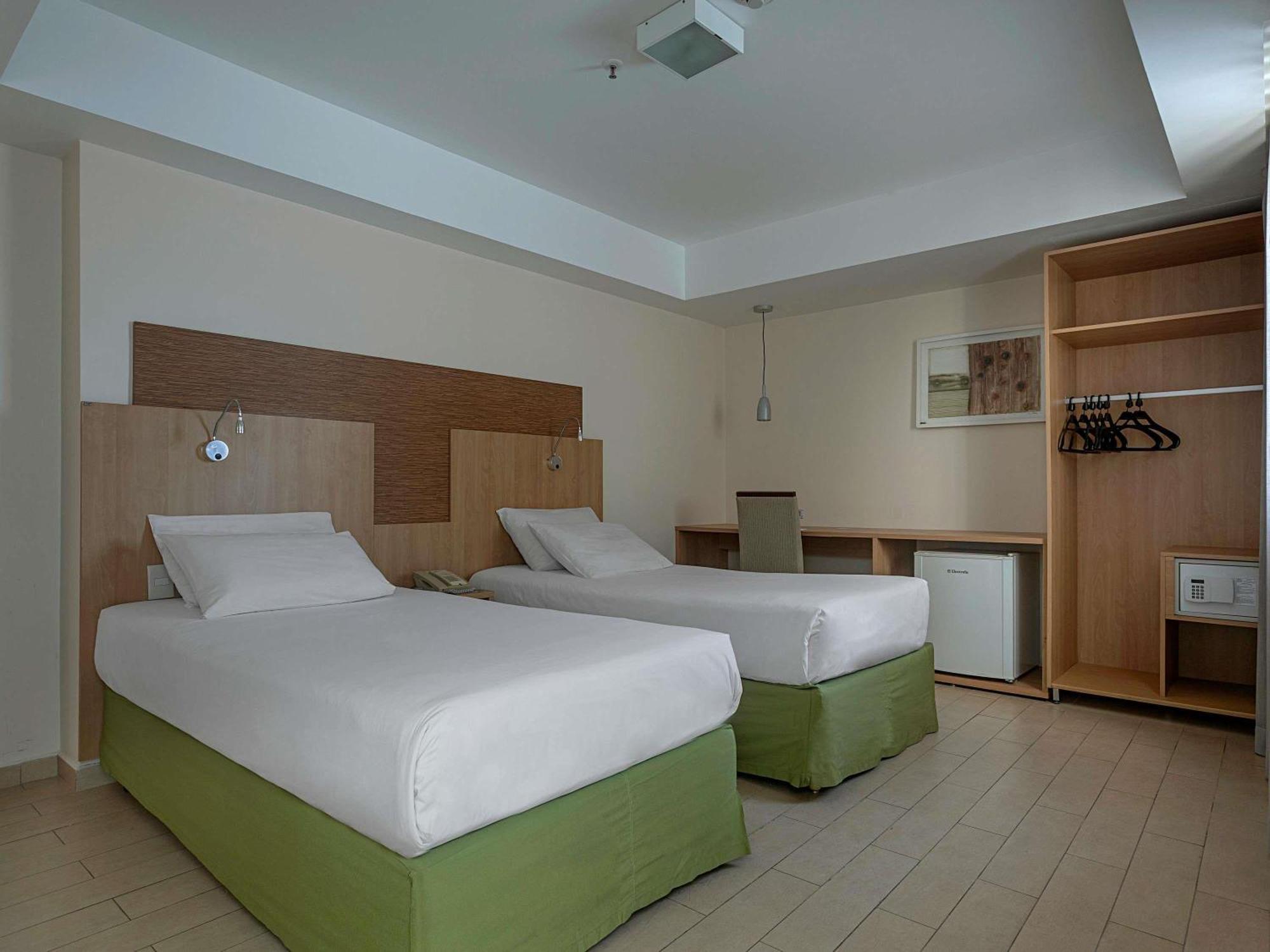 Quarto Standard Adaptado com 2 Camas de Solteiro