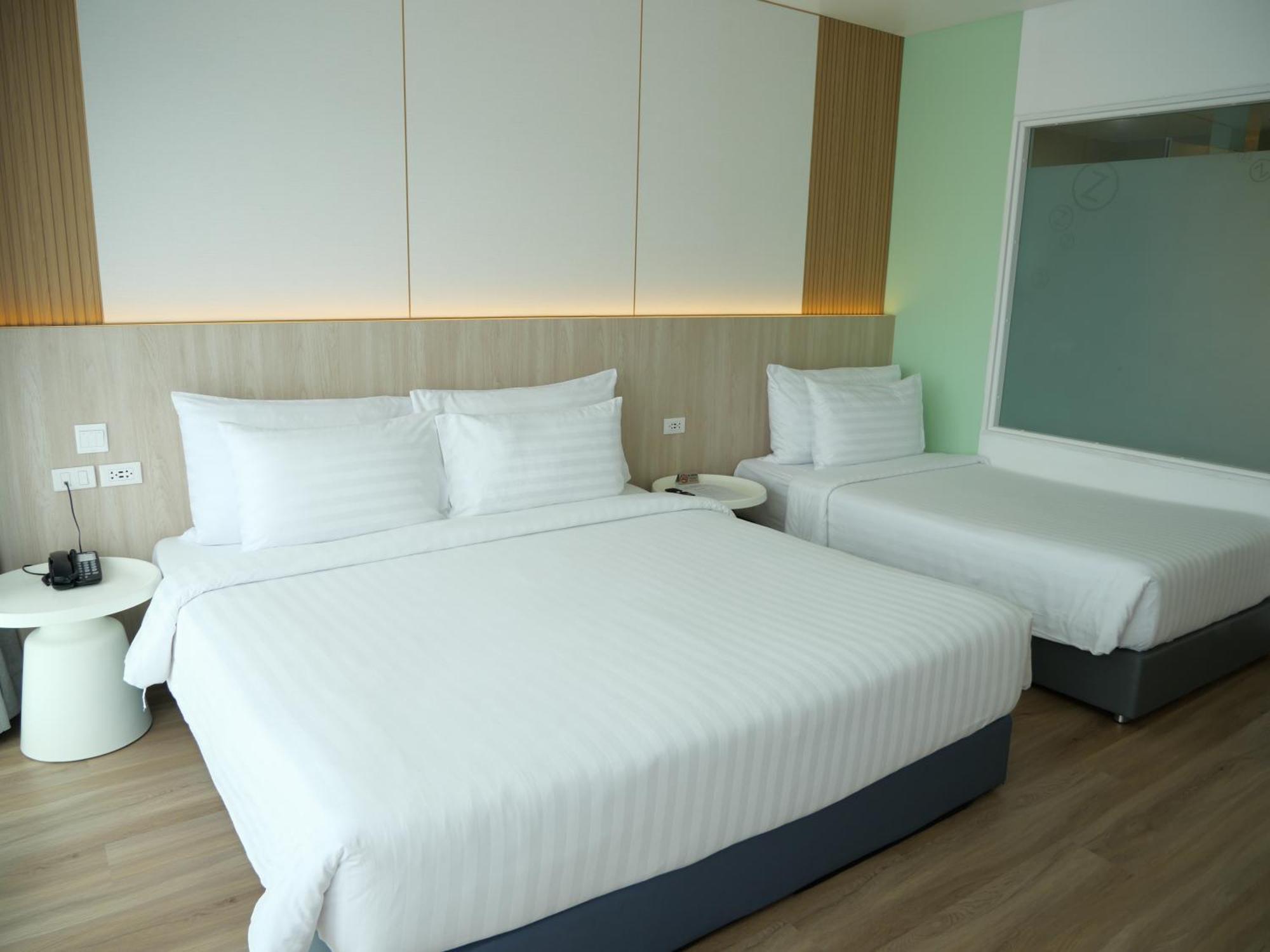 Deluxe Doppel-/Zweibettzimmer mit Whirlpool