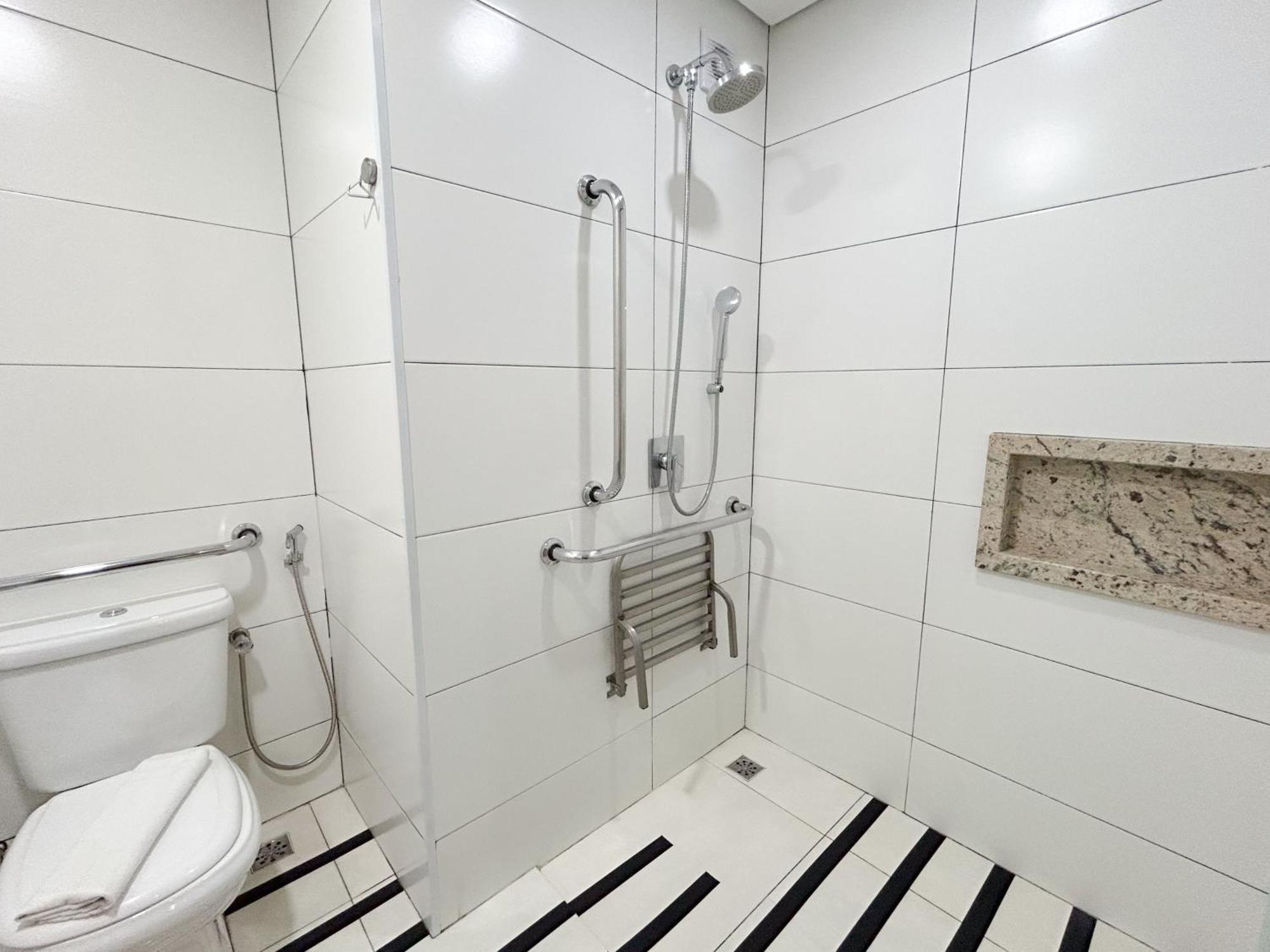 Queen Room - Disability Access