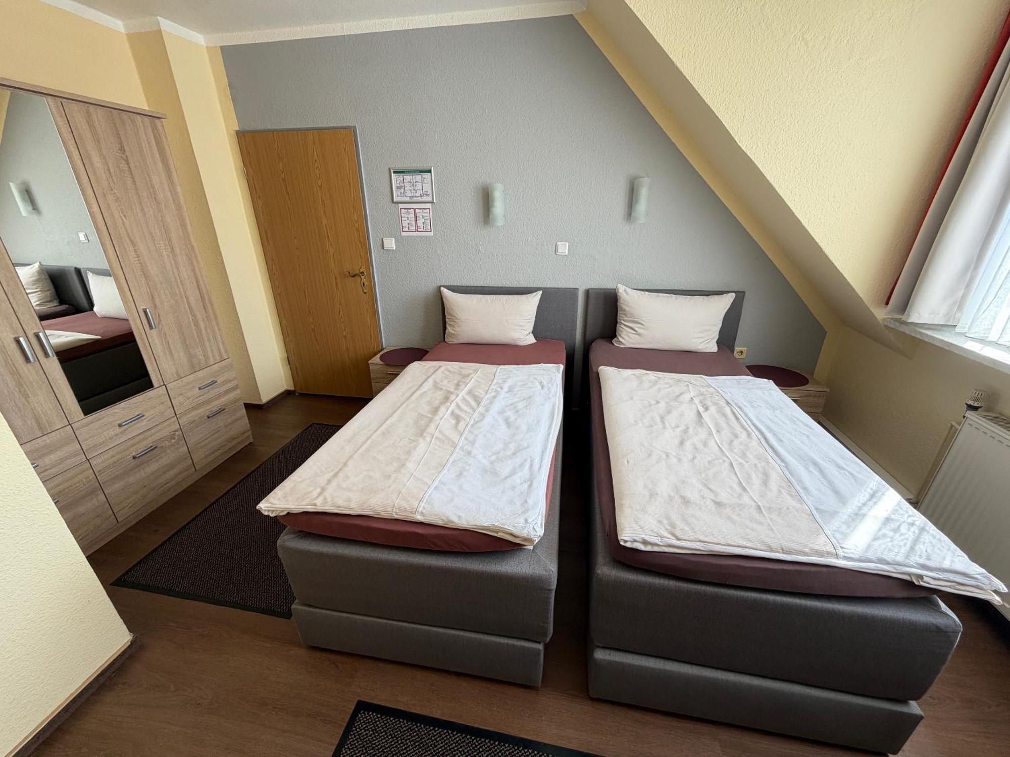 Twin Room with Bathroom,1756504099:JPEG