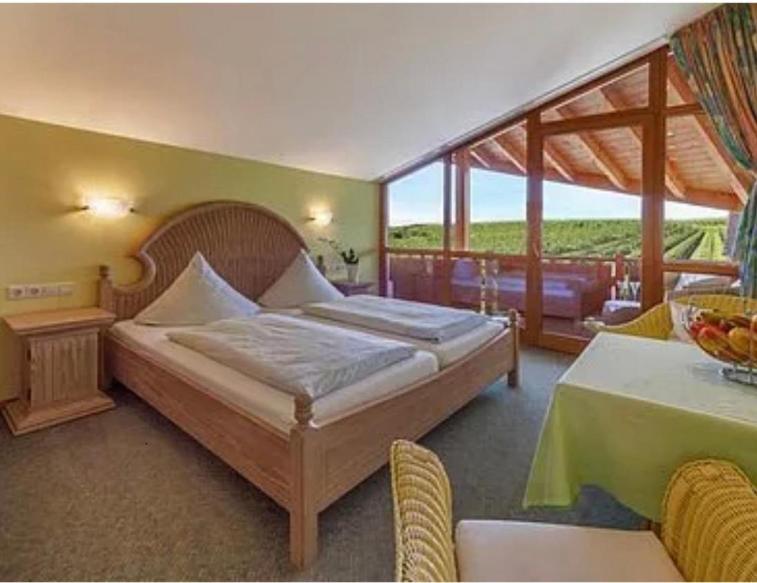 Double Room,1756843662:JPEG