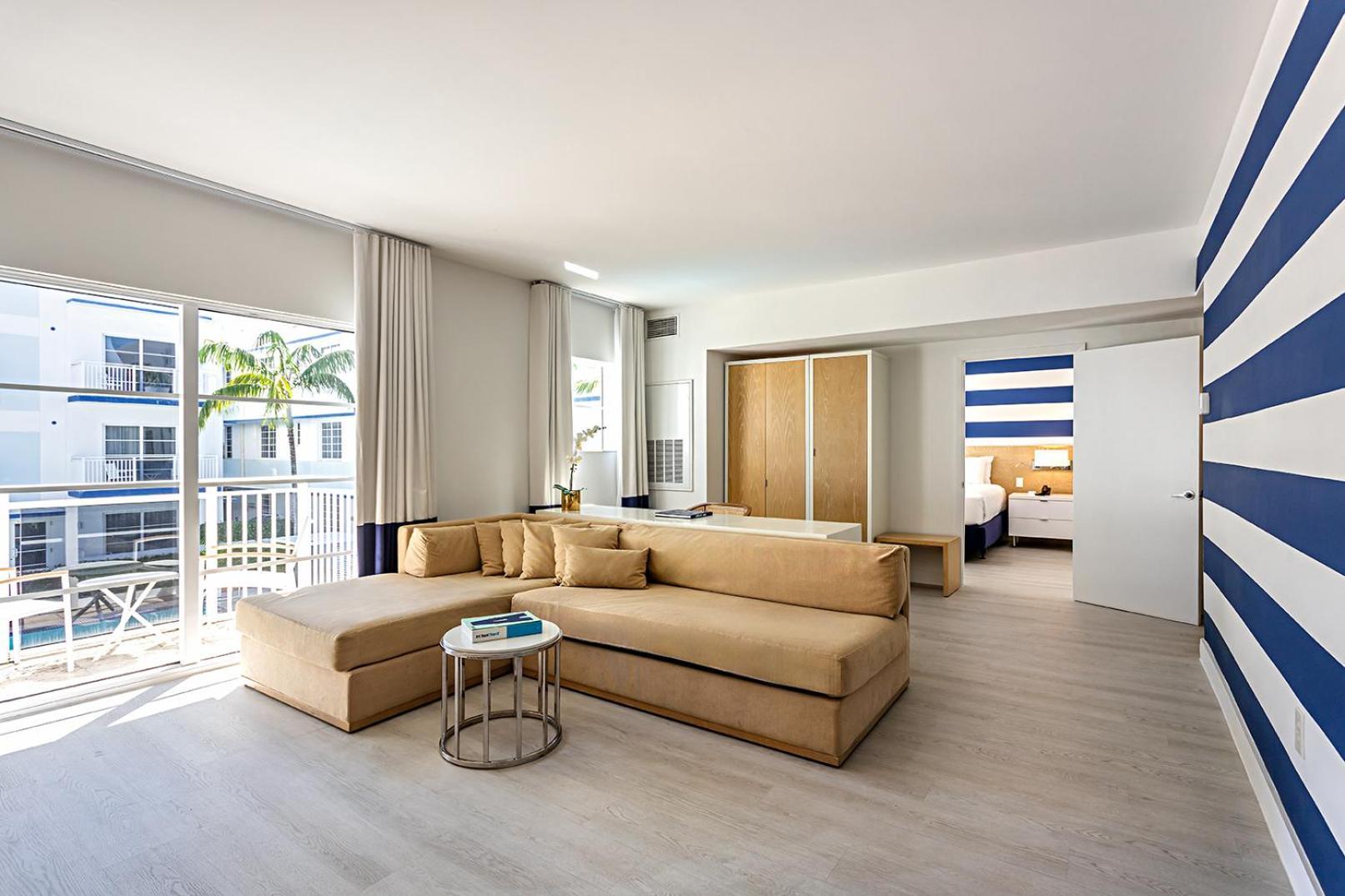 Suite de 1 dormitorio con vistas a la piscina (2 adultos + 1 niño)