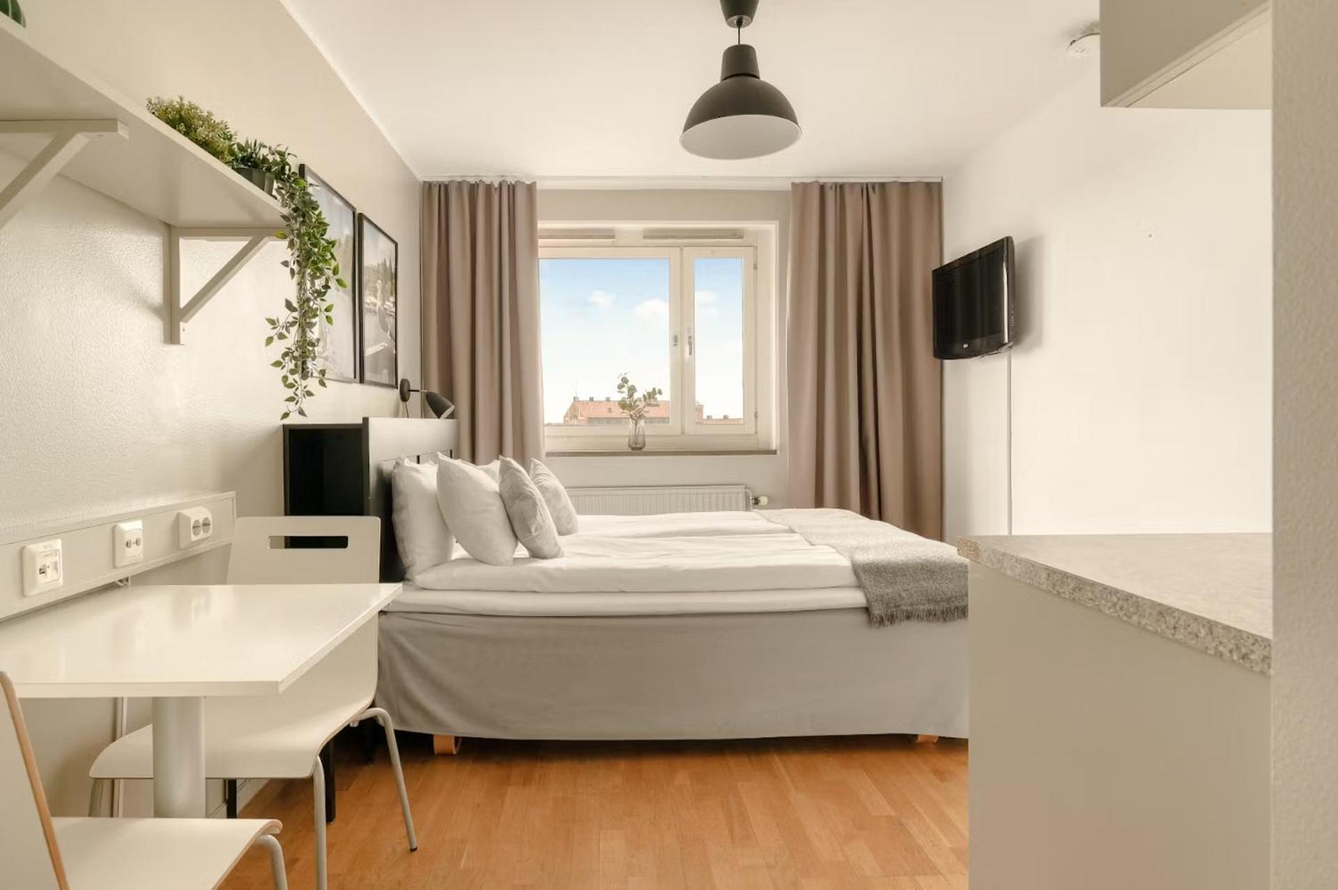 Studio met Queensize Bed