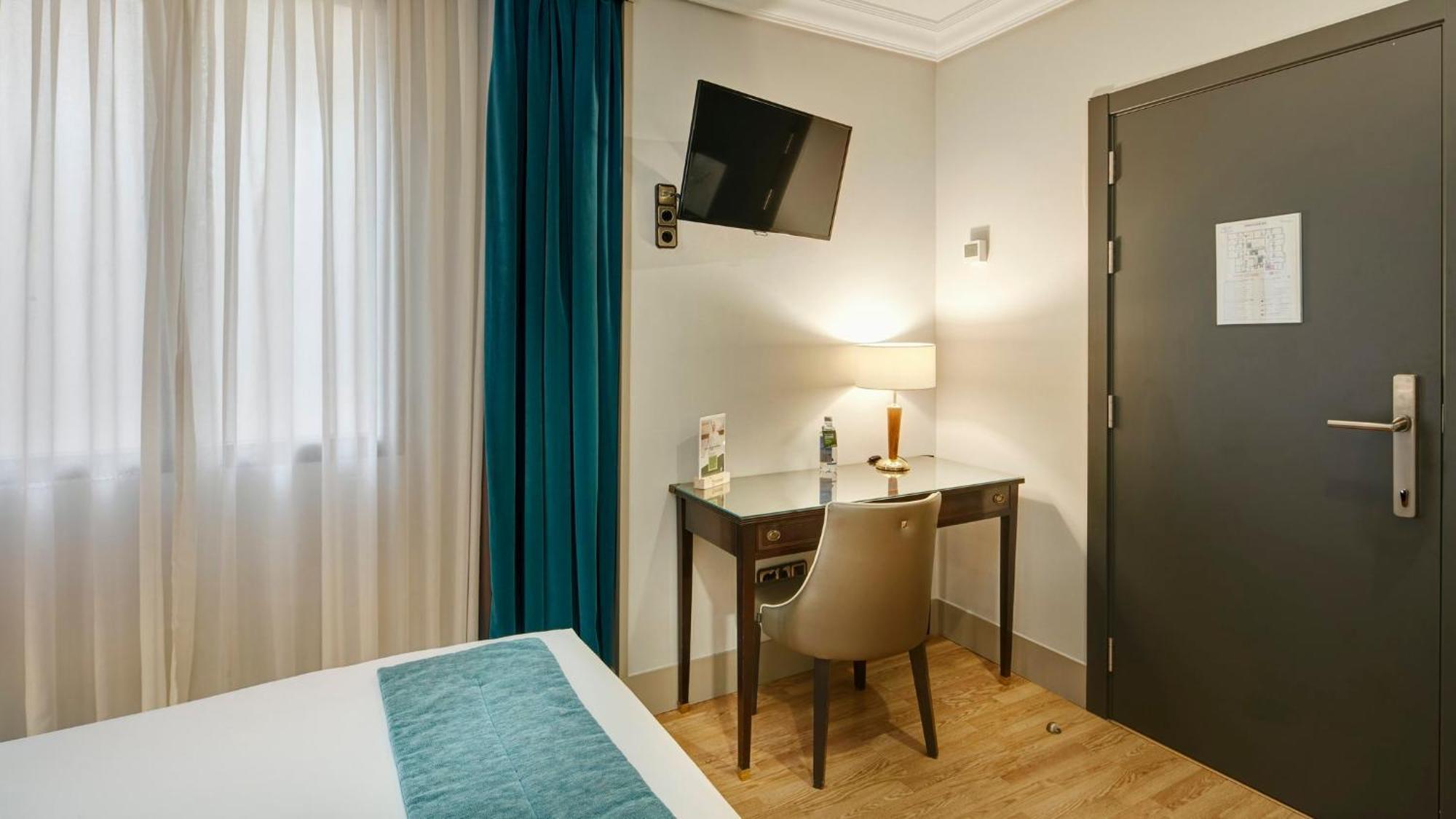Quarto Triplo Standard