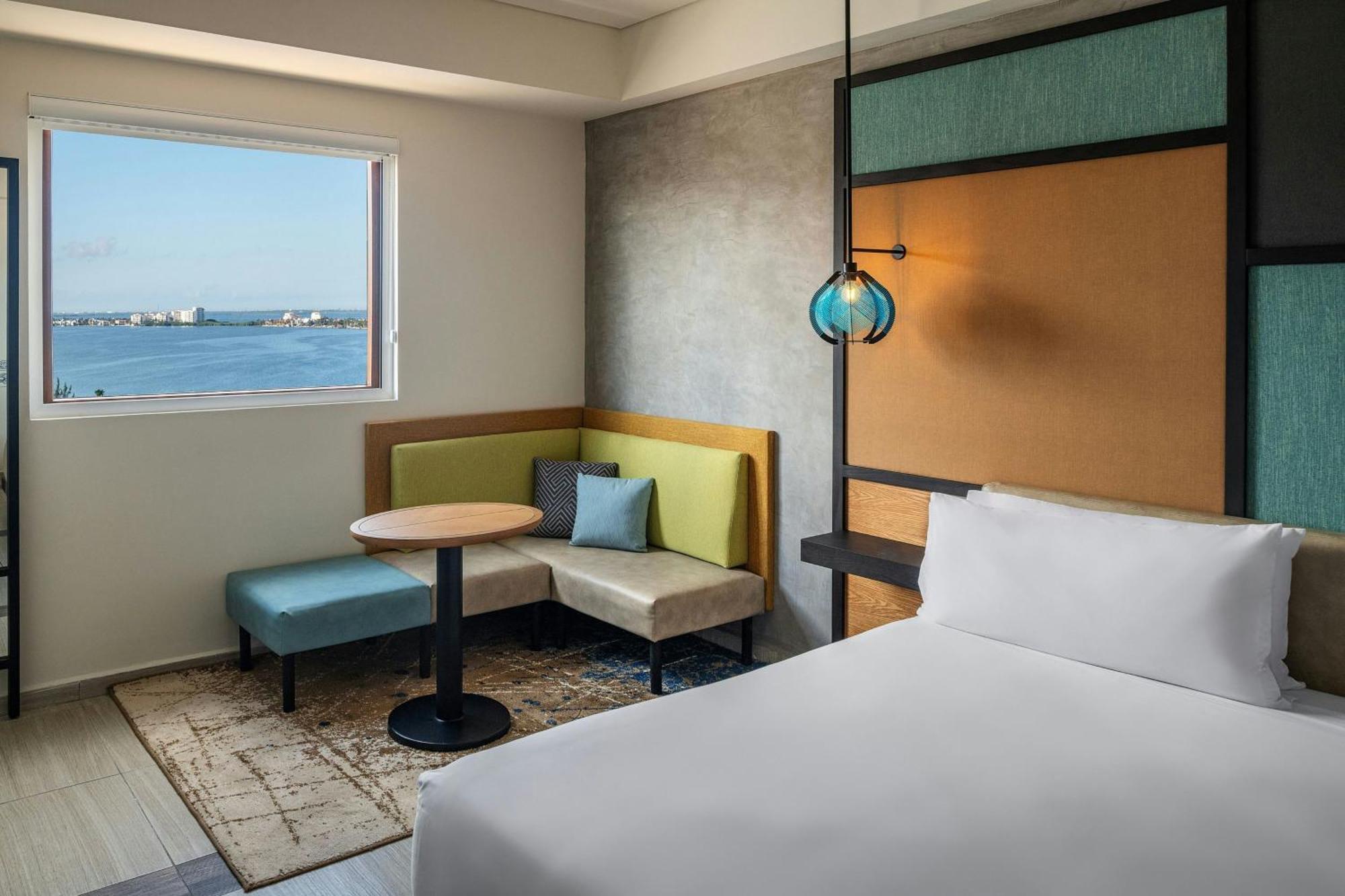 Chambre Lit King-Size Aloft avec Open Bar Gratuit - Vue sur Lagune