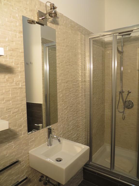 Camera Matrimoniale con Bagno Privato