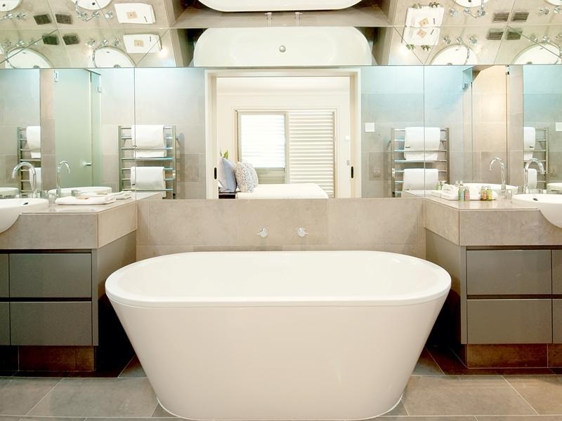 Luxury Three-Bedroom Penthouse Apartment 302