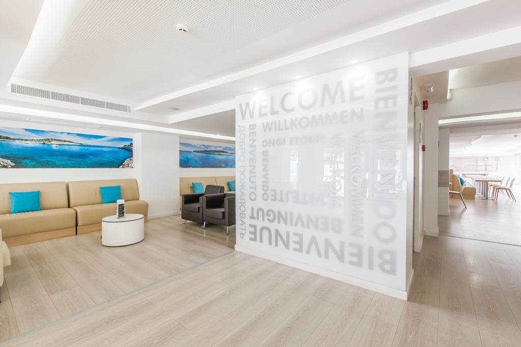 Suite Junior con vistas al mar y balcón