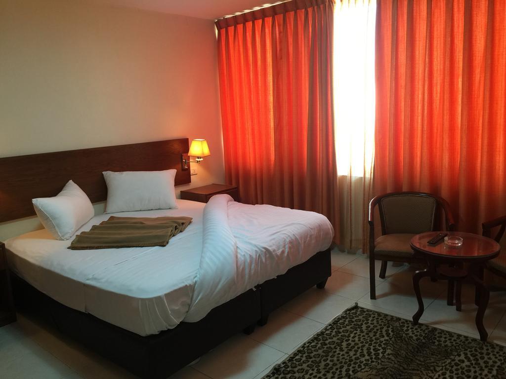 Double Room,325686631:JPEG