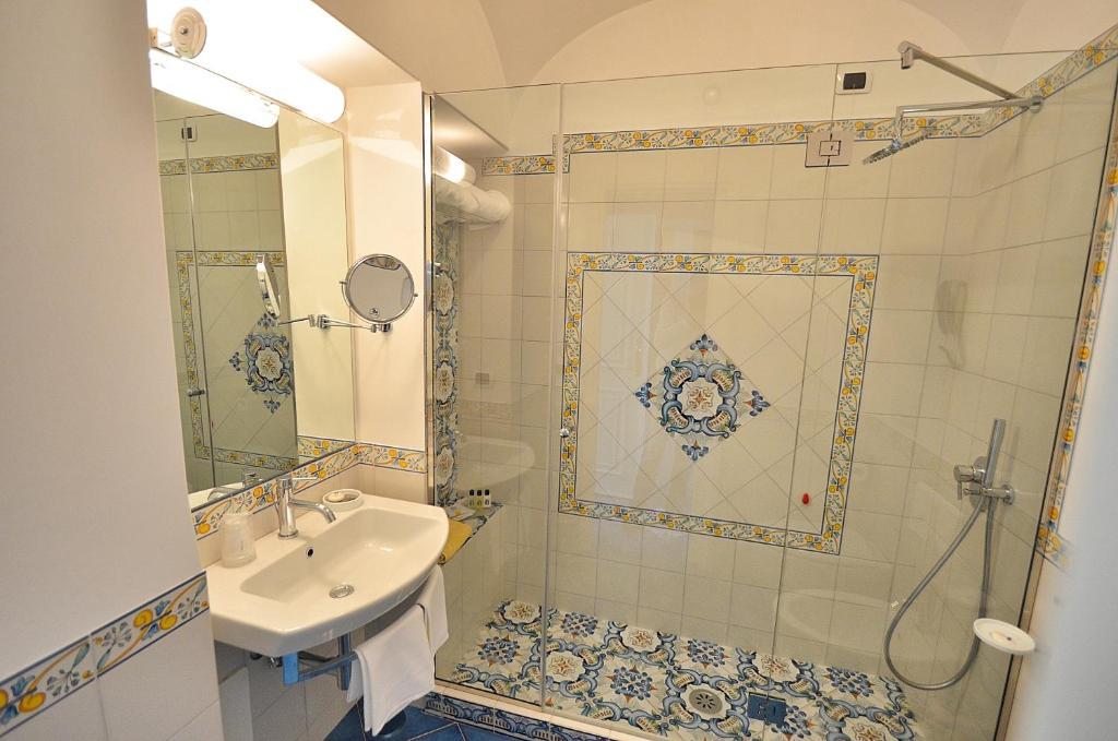 Quarto Deluxe com Cama de Casal ou 2 de Solteiro