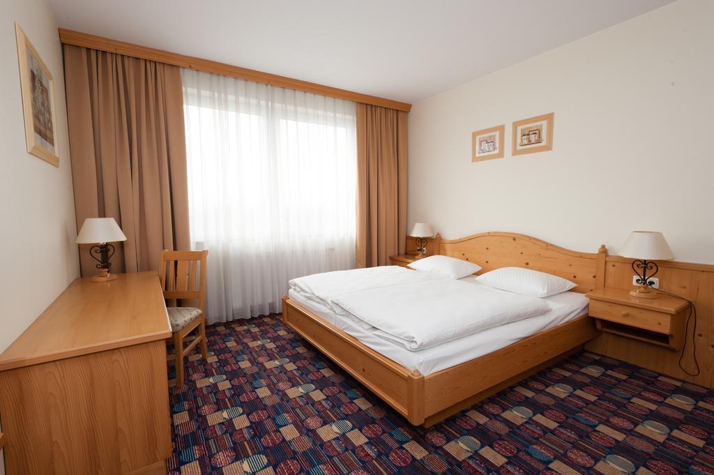 Zimmer mit Queensize-Bett
