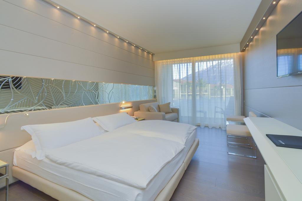Junior Suite met Gedeeltelijk Uitzicht op het Meer