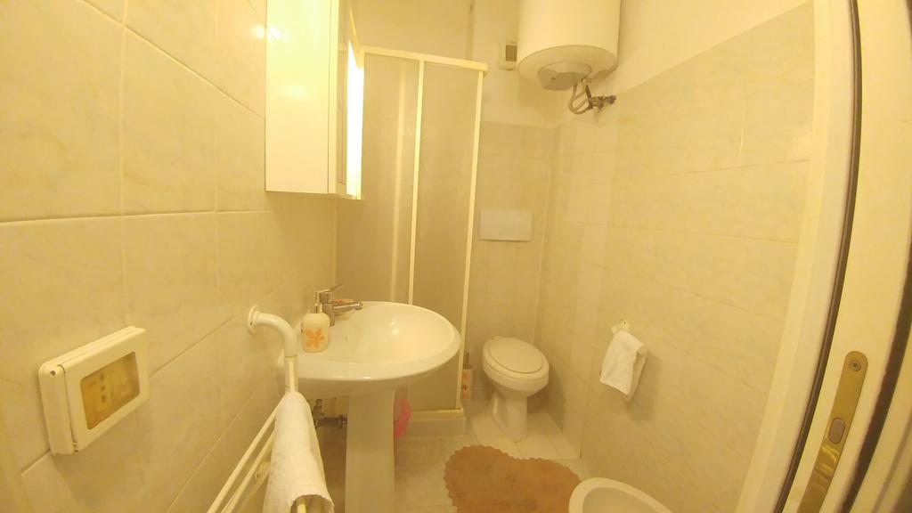 Camera Matrimoniale/Doppia con Letti Singoli con Bagno Privato